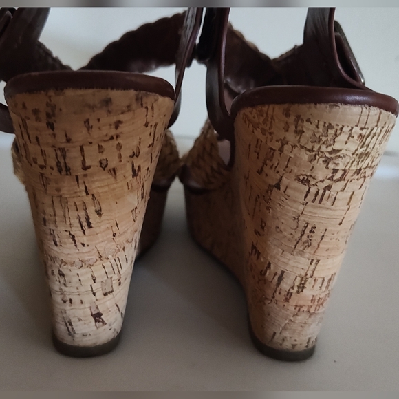 City Classified Women's Tan Criss Cross Ankle Strap 3" Heel Wedge Sandal 7.5 - Picture 3 of 7